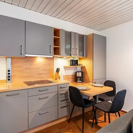 Апартаменты Haus Ersfeld - Gartenstudio Бад-Тайнах-Цавельштайн